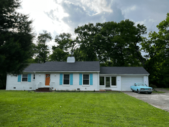 1310 Trotwood Ave - Columbia, TN