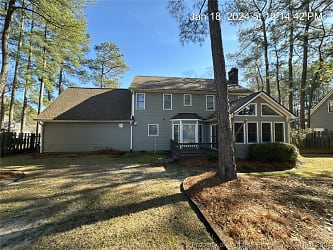 6109 Holyrood Ct - Fayetteville, NC