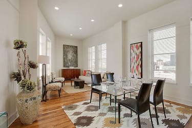 The Howard Luxury Apartments - New Orleans, LA