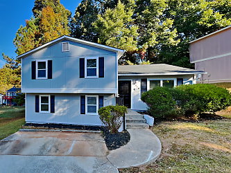 4848 Plymouth Trace - Decatur, GA