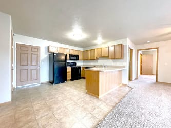 Crossings At The Bluffs Apartments - Minot, ND