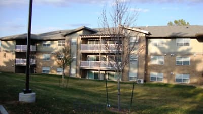 Woodland West Condominium Rentals Apartments - West Des Moines, IA