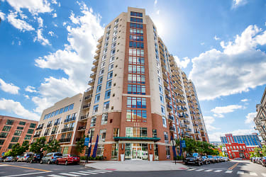 111 Harbor Point Apartments - Stamford, CT