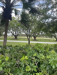 579 Prestwick Cir #3 - Palm Beach Gardens, FL