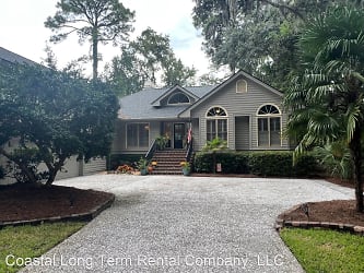 74 Governors Rd - Hilton Head, SC