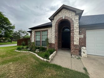 3901 Lochridge Ct - North Richland Hills, TX