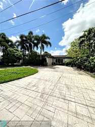 6748 Dogwood Dr - Miramar, FL