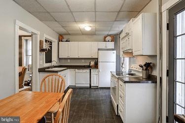 1139 Main St unit 1 - undefined, undefined