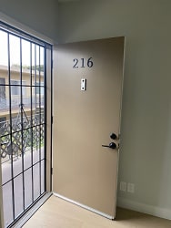 15704 Orange Ave unit 216 - Paramount, CA