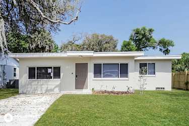 371 N Ridgewood Ave - Ormond Beach, FL