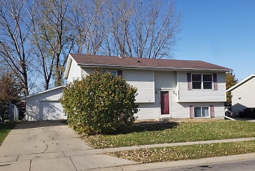 4915 24th Ave NW - Rochester, MN