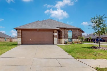 404 Tredway Ct - Seagoville, TX