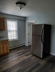 83 Hilldale Ave unit 2nd - Haverhill, MA