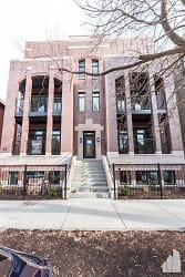 2319 N Southport Ave - Chicago, IL