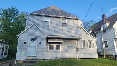 1221 Herman Ave - Akron, OH
