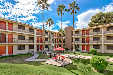 Granada Lakes Apartments - Tempe, AZ