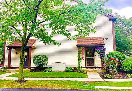 Walnut Woods Condominiums Apartments Toledo Oh 43615
