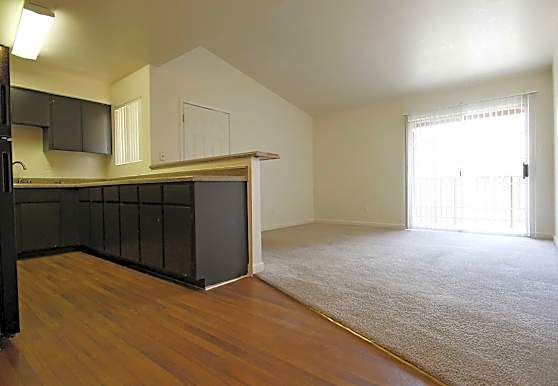 Emerald Bay Apartments Las Vegas Nv 89104