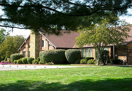 Summit Pointe Apartments Bloomington In 47401