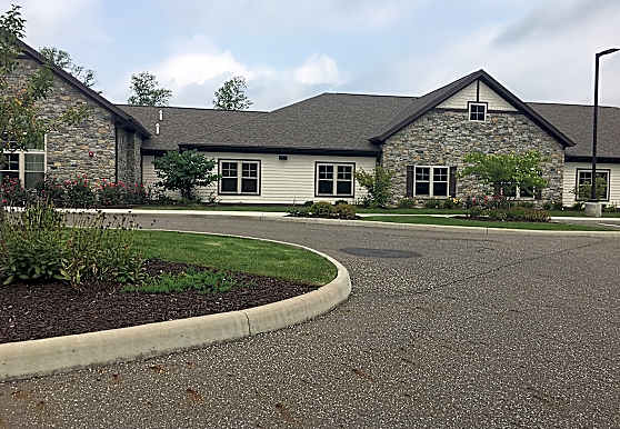 MAPLEWOOD AT TWINSBURG Apartments - Twinsburg, OH 44087