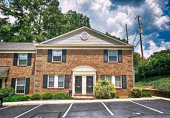 The Townes At Bishops Park Apartments Raleigh Nc 27605