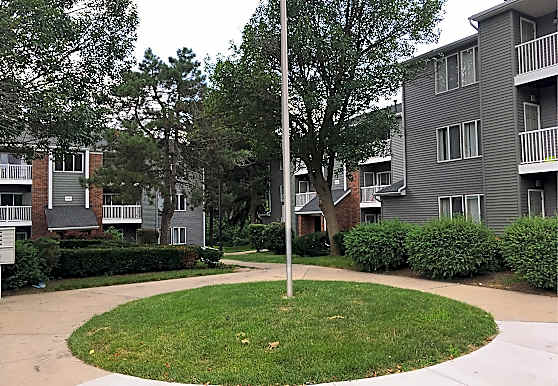 Camelot Hills Apartments Lansing Mi 406