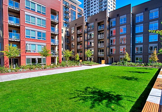 2900 on First Apartments - Seattle, WA 98121