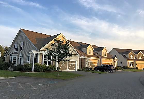 Hartwell Farms Condominiums 75 Units Apartments Bedford Ma 01730