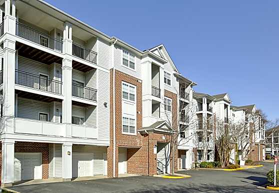 Finley at Fairfax Corner Apartments Fairfax, VA 22030