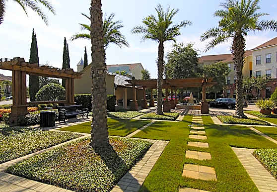 Kendall Lake/ Lantern Square Apartments Jacksonville FL 32225