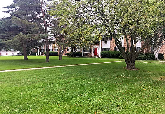 Applewood Village Apartments Greendale Wi 53129