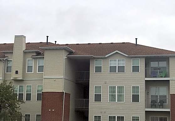 Brickyard Apartments - Bloomington, IL 61701