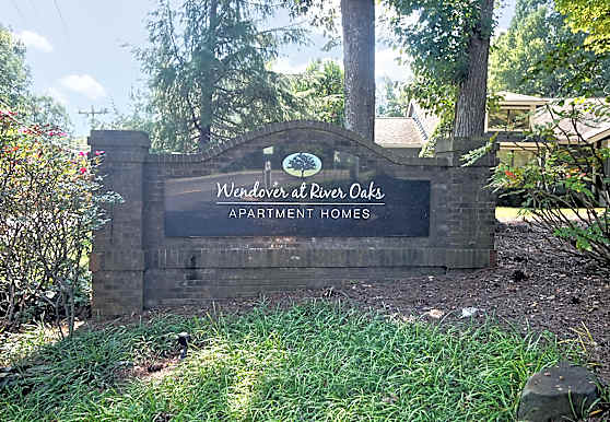 Wendover At River Oaks Apartments Greensboro Nc 27409