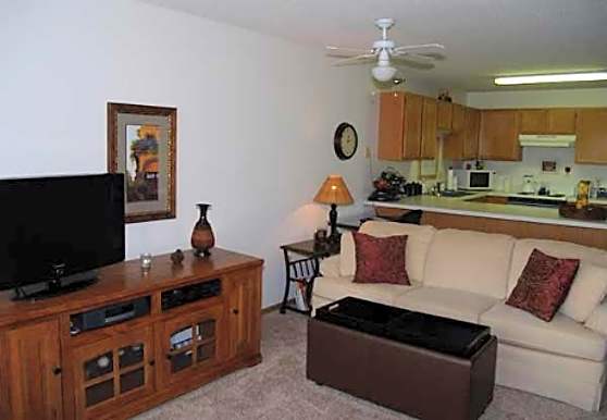Carefree Cottages Of Maplewood Chateau Apartments Saint Paul