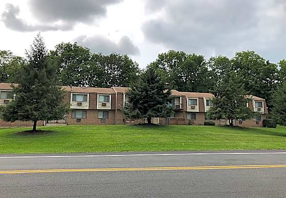Carlton Village Apartments Hamburg NJ 07419