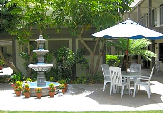 Silverado Apartments - Solana Beach, CA 92075