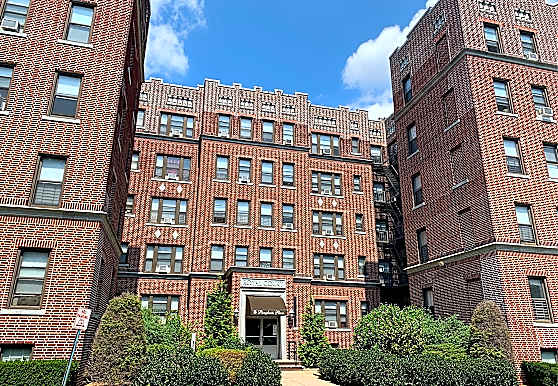 Royal Court Apartments Hackensack NJ 07601