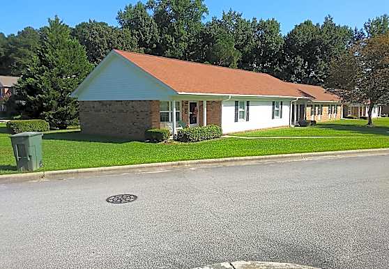 Fairmont Village Apartments Ayden Nc 28513