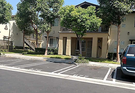 Hermosa Village Apartments Anaheim, CA 92802