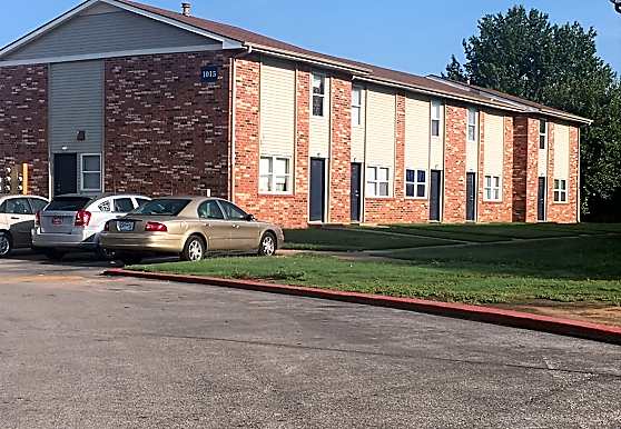 Riverbank Plaza Apartments Tulsa Ok 74136