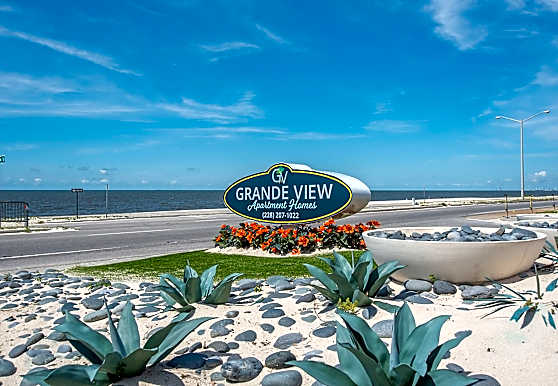 The Grande View Apartments Biloxi, MS 39531