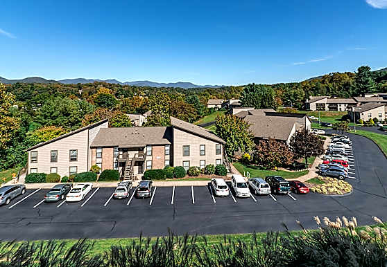 River Ridge Apartments - Asheville, NC 28803