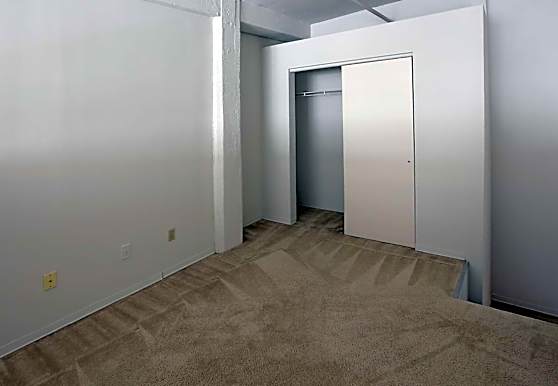 Harness Factory Lofts Apartments Indianapolis In 46204