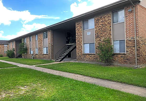 Independent Missionary Village 3 Reviews Hitchcock Tx Apartments For Rent Apartmentratings C