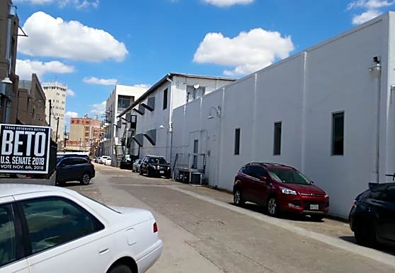 Blue Star Lofts Apartments San Antonio Tx 78210 [ 386 x 558 Pixel ]