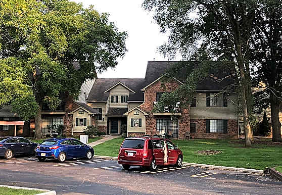Plymouth Woods Apartments - Livonia, MI 48150