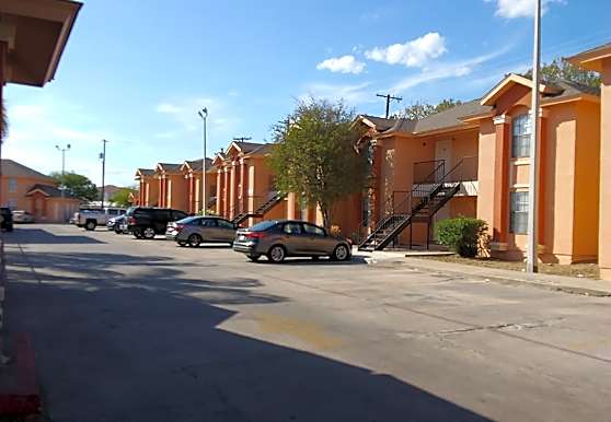 North Village Apartments Laredo Tx 78041
