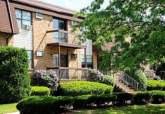 Blueberry and Edison Village Apartments Edison NJ 08817