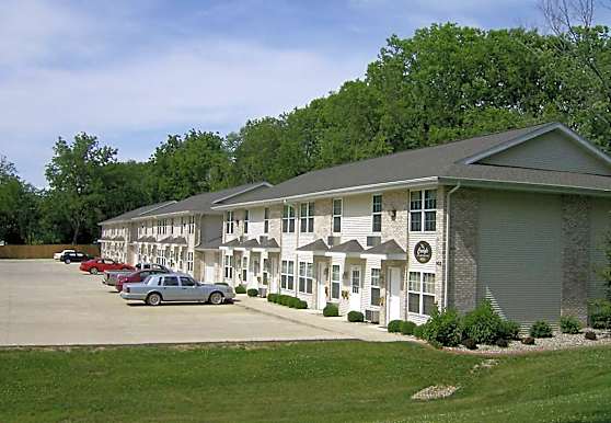 Carlyle Apartments Charleston Il 61920