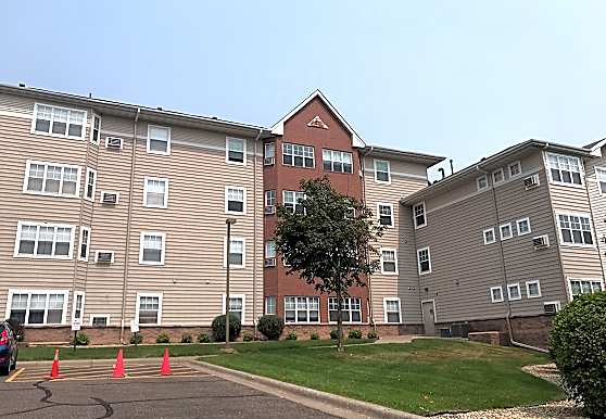 Cloverleaf Courts Apartments Blaine MN 55434